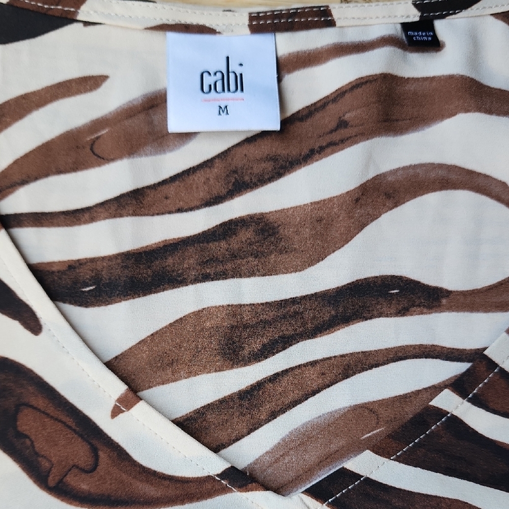(M) CAbi Animal Print Blouse Sheer Ruffle Sleeve Romantic Nightout Vacation - Picture 3 of 8